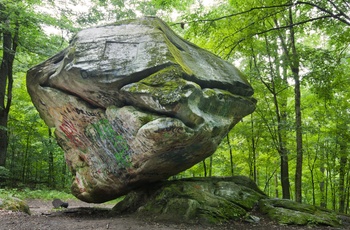 Balance Rock i Berkshires - Massachusetts i USA