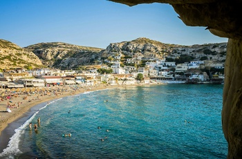 Matala by og strand på Kreta - Foto: Leonhard Niederwimmer, Unsplash