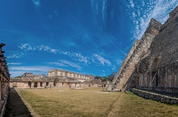 Mayaruiner i Uxmal på Yucutan-halvøen - Mexico