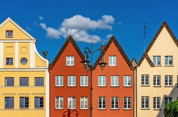 Farverige facader i gamle bydel i Schwerin, Mecklenburg-Vorpommern i Tyskland