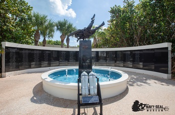 Memorial Wall ved Navy Seal Museum i Florida - Foto: Navi Seal Museum