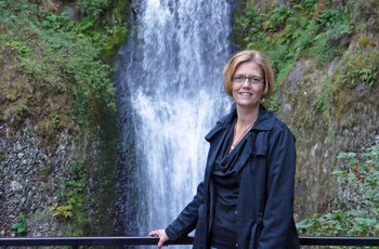 Mette i Oregon ved Maltnomah Falls - rejsespecialist i Lyngby