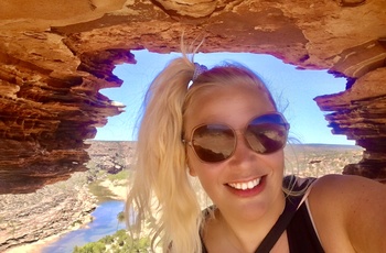 Mette i Natures Window, Kalbarri National Park i Vestaustralien - rejsespecialist i Aalborg