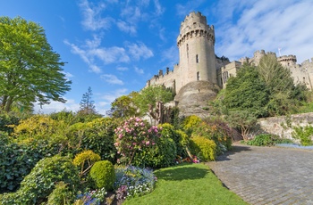 Smuk park omringer Warwick Castle i Midtengland