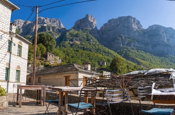 Cafe med udsigt i Mikro Papigo landsbyen - Grækenland