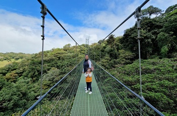 Mor og datter i Monteverde Cloud Forest Reserve - Costa Rica