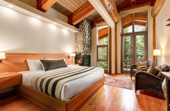 Moraine Lake Lodge, Deluxe Lodge Room - Canada