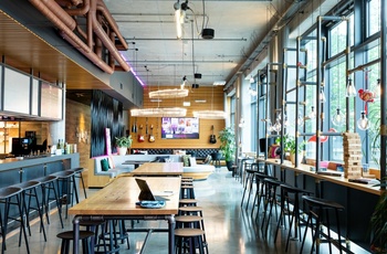 Moxy Ludwigshafen i Mannheim-området i Tyskland - Restaurant og barområdet