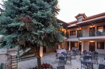 Mythic Valley - Facade