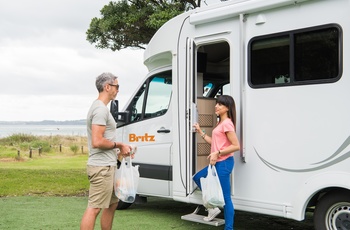 New Zealand -Britz Discovery autocamper parkeret