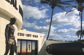 Statue af Navy Seal på Navy Seal Museum i Florida - Foto: Navi Seal Museum