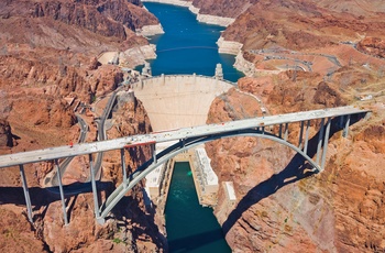 Luftfoto af Hoover dæmningen og Colorado River Bridge, USA