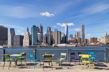 New York skyline på Manhattan set fra DOMBO kvarteret i Brooklyn