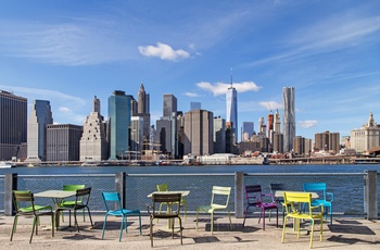 New York skyline på Manhattan set fra DOMBO kvarteret i Brooklyn