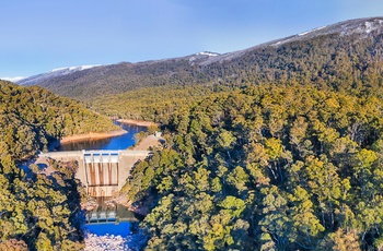 Guthega dæmningen i Snowy Mountains, New South Wales i Australien