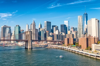 Brooklyn Bridge og New York skyline, USA