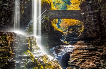 Vandfald i Glen State Park i Finger Lakes regionen - New York State i USA