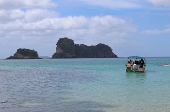 Vandtaxa fra Hahei Beach til Cathedral Cove, Coromandel-halvøen i New Zealand