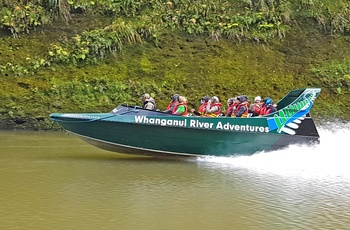 Jetboat på vej mod Bridge to Nowhere i Whanganui National Park på Nordøen - New Zealand