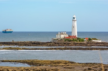 St. Mary´s fyrtårn nær Newcastle på nordøst Englands kyst