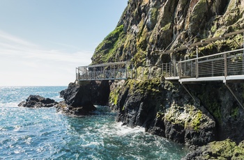 Nordirland, County Antrim - lige over vandet på The Gobbins Cliff Path (Foto - Tourism Ireland)