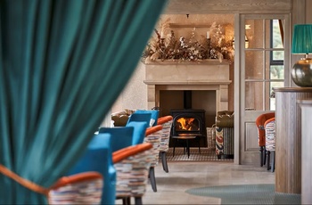 Nordirland, County Antrim, Ballycaste - lounge på Salthouse Hotel