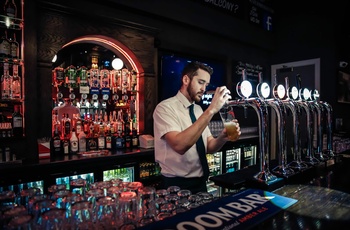 Nordirland, Derry - så er der serveret i Silver Street baren på The River Inn