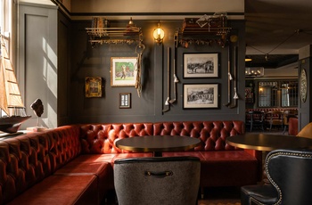 Nordirland, Londonderry - Lounge i Corner House Pub ved Ebrington Hotel