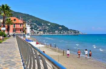 Stranden i Alassio, Norditalien