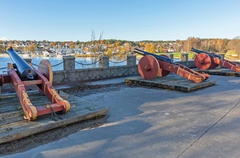 Gamle kanoner der tidligere beskyttede Fredrikstad i Norge