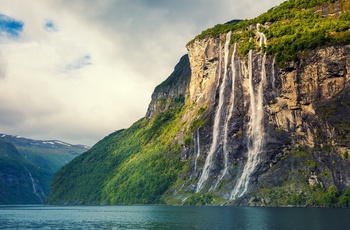 Vandfaldet Syv søstre i Geirangerfjorden, Norge