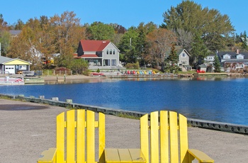 Kystbyen Baddeck på Cape Breton Island, Nova Scotia i Canada