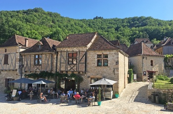 Den fredede landsby Saint Cirq Lapopie, Occitanie i Frankrig