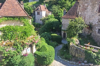 Den fredede landsby Saint Cirq Lapopie, Occitanie i Frankrig
