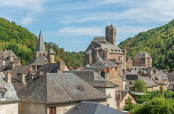 Slot i byen Estaing i Occitanie - Frankrig