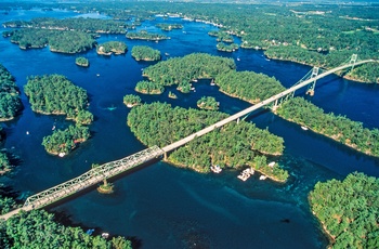 International Bridge, St. Lawrence River og Thousand Islands mellem Canada og USA