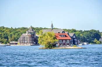 Øer med små huse, St. Lawrence River og Thousand Islands mellem Canada og USA