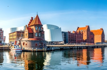 Ozeaneum i Stralsund ved havnen fokus