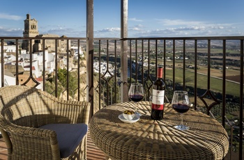 Parador de Arcos de la Frontera, Cadiz - aftermiddagshygge med vin og flot udsigt.