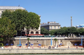 Strand langs Seinen i Paris 