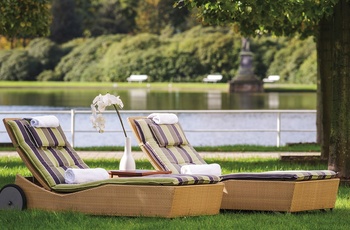 Parkhotel Bremen - Liggestole i haven