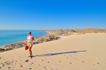 Mette Majbritt holder pause på ATV tur nær Coral Bay, WA