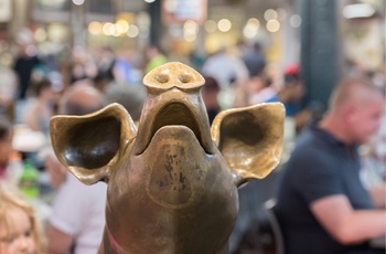 Den gyldne gris på madmarkedet Reading Terminal Market i Philadelphia