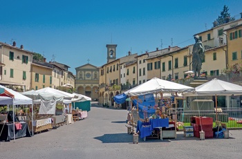 Piazza Matteotti pladsen i Greve in Chianti - Toscana i Italien