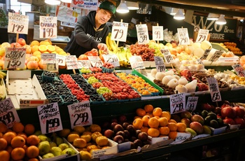 Køb billige lokale varer på Pike Place Market i Seattle - Foto Yibei på Unsplash
