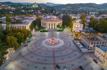 Central plads og Meskhishvili-teatret i byen Kutaisi - Georgien