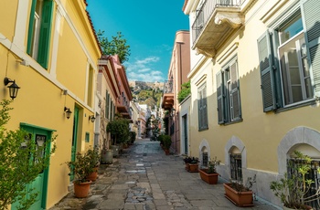 Hyggelig gade i Plaka-kvarteret i Athen - Foto: Matt Cramblett, Unsplash