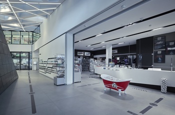 Porsche Museum Shop i Stuttgart - © 2026 Dr. Ing. h.c. F. Porsche AG.