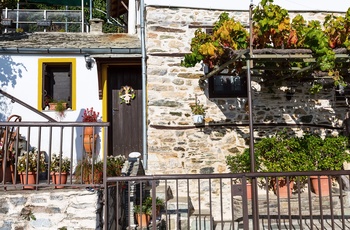 Husfacade i byen Portaria - Grækenland