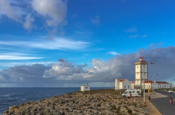 Autocamper ved fyrtårnet i Peniche - Portugal